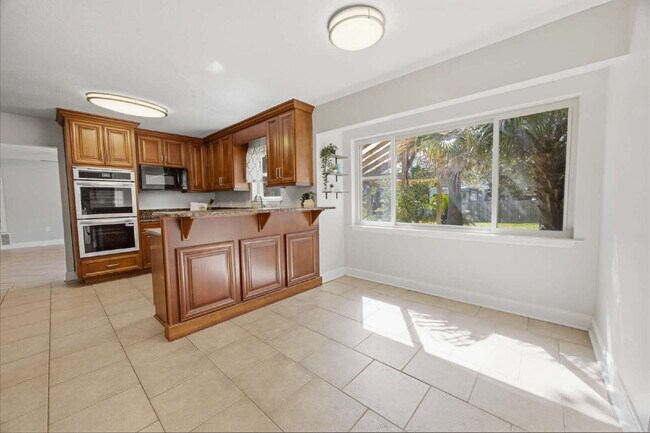 Building Photo - "Charming 4-Bedroom Shalimar Retreat- Power Included With Rent!"