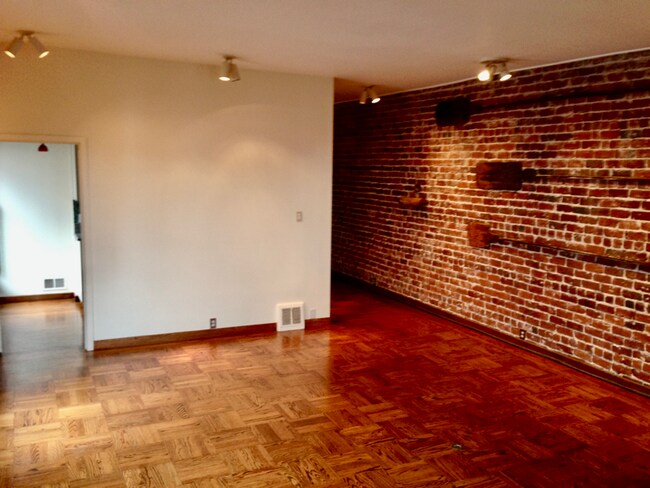 Building Photo - 3985 Sacramento St