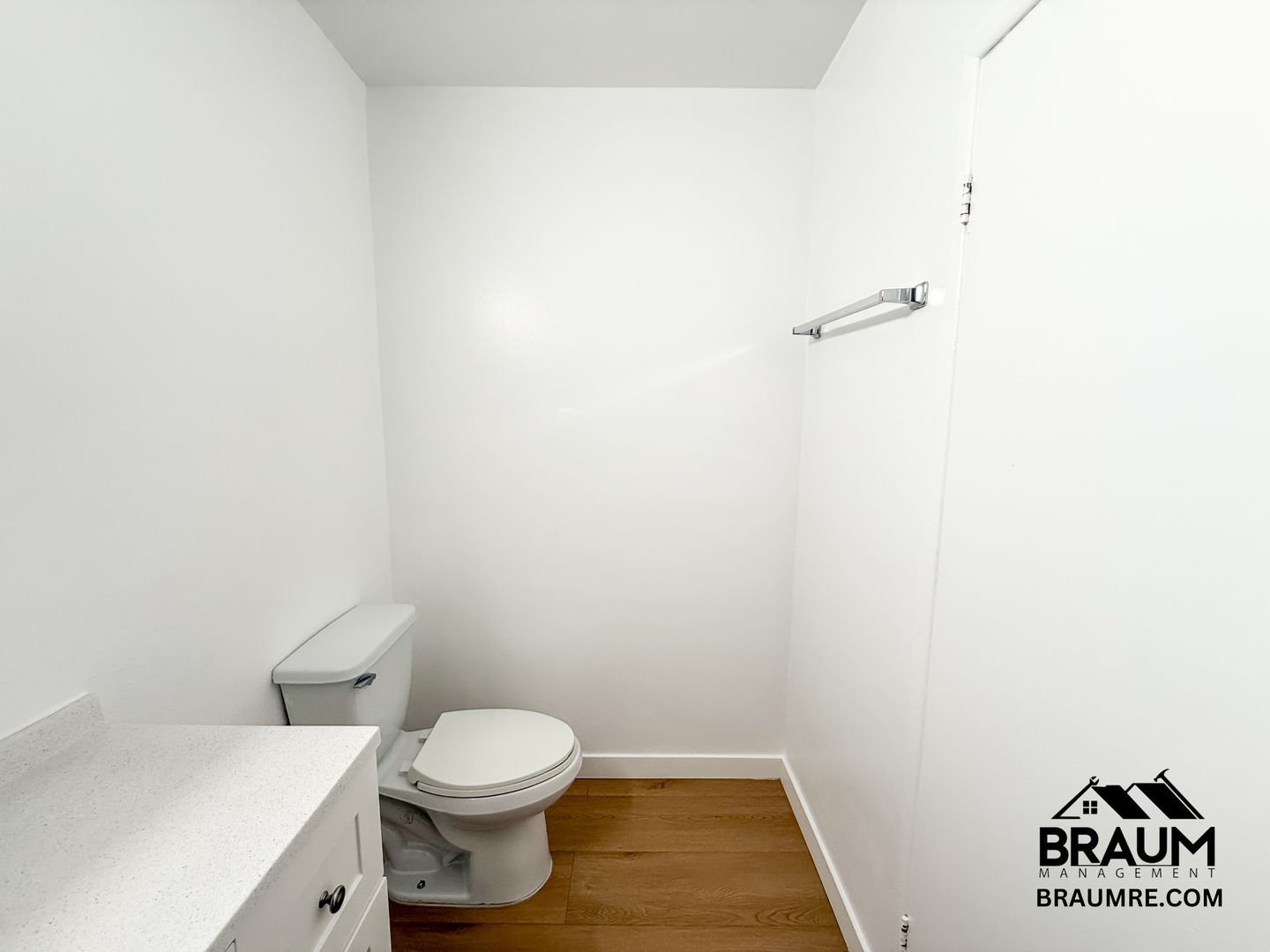 Building Photo - 5252 Hermitage Ave