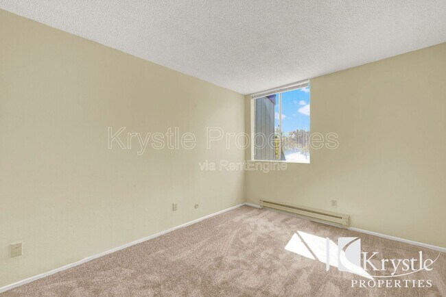 Building Photo - 1333 N Camino Alto