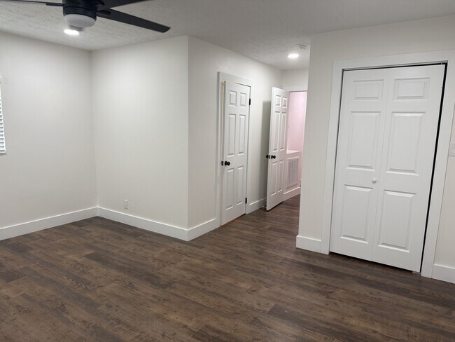 Building Photo - 740 Finn Long Rd