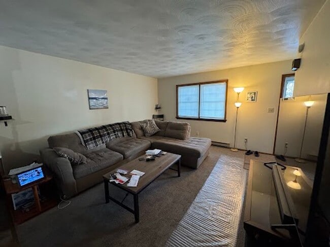 Building Photo - Spacious Townhome in Exeter, PA!