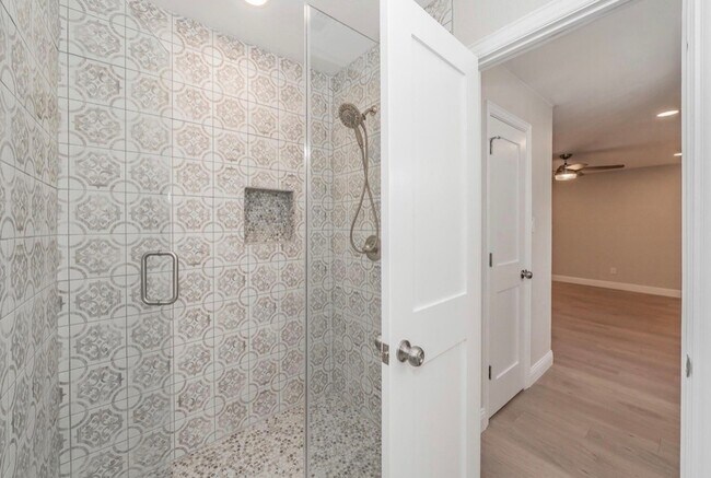 Building Photo - 4904 Arborlawn Dr