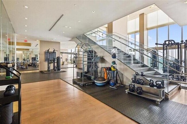 Building Photo - 1830 S Ocean Dr