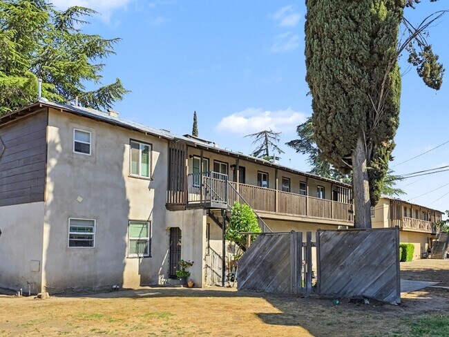 Building Photo - 1916 E Hunter Ave