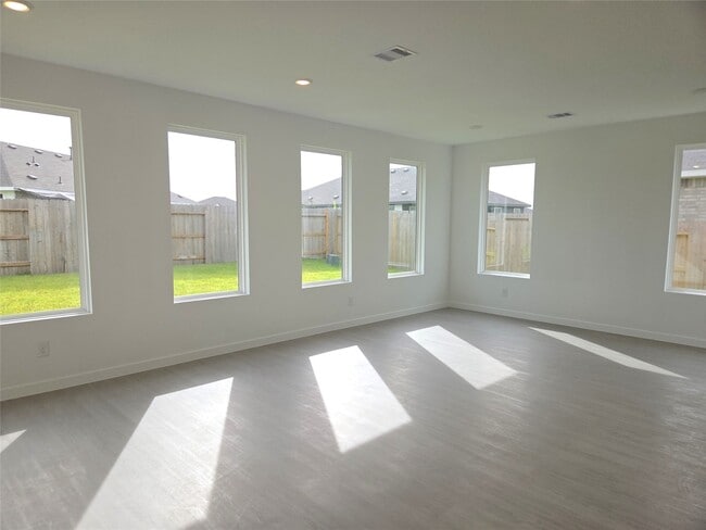 Building Photo - 6511 Silver Emperor Ln