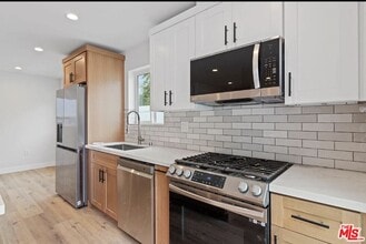 Building Photo - 6321 Camellia Ave