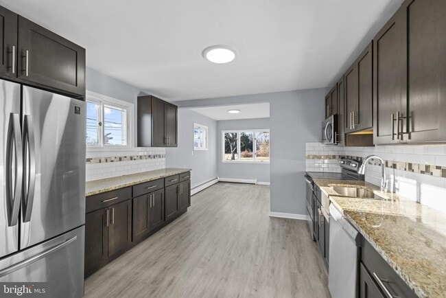 Building Photo - 18 Armor Ct