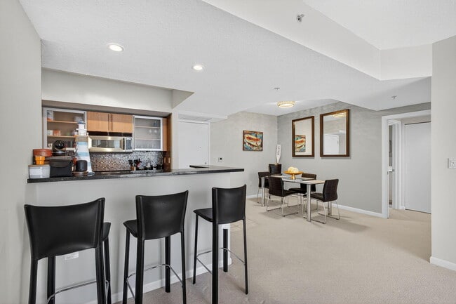 Building Photo - 1551 N Flagler Dr