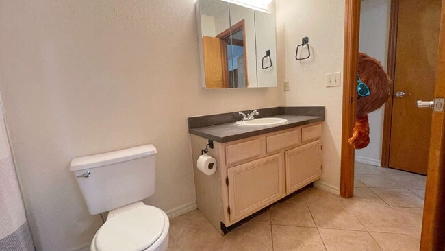 Building Photo - Davis Shores Townhouse