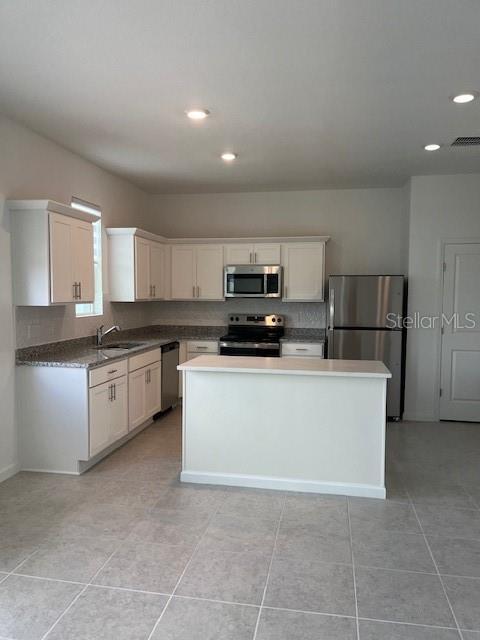 Building Photo - 2504 Peony Pl