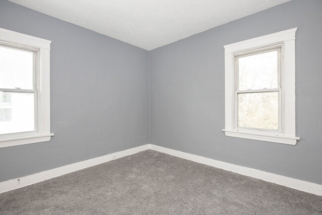 Building Photo - 3 BED, 1 BATH BEAUTIFUL SINGLE-FAMILY HOME IN CLEVELAND!