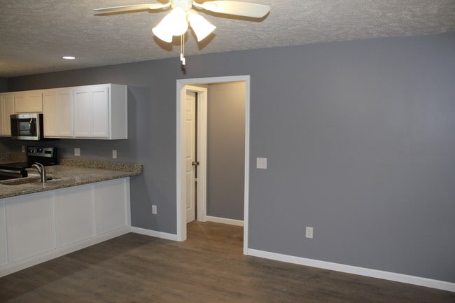 Building Photo - 165-167 Oak St