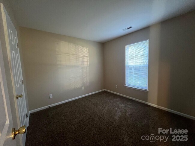 Building Photo - 110 Endicott Ct