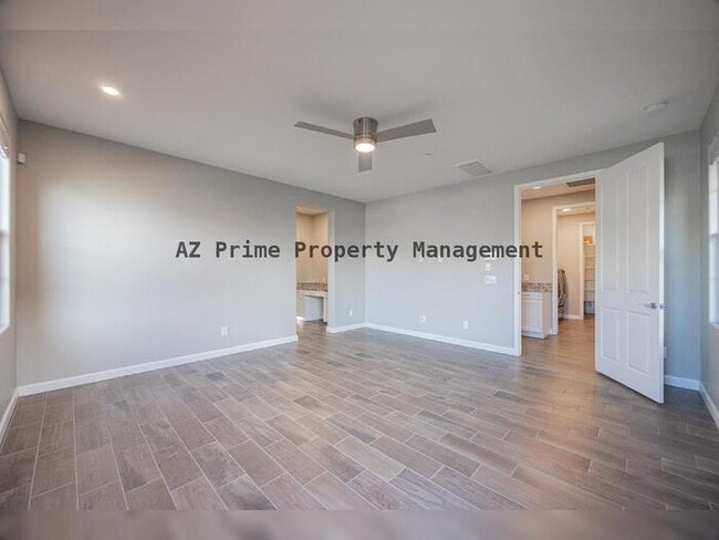 Building Photo - 10046 E Bell Rd