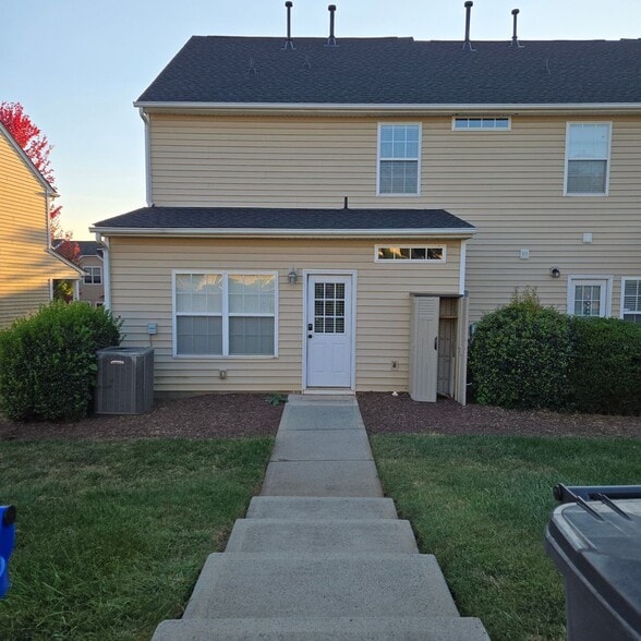 Building Photo - 17744 Trolley Crossing Way