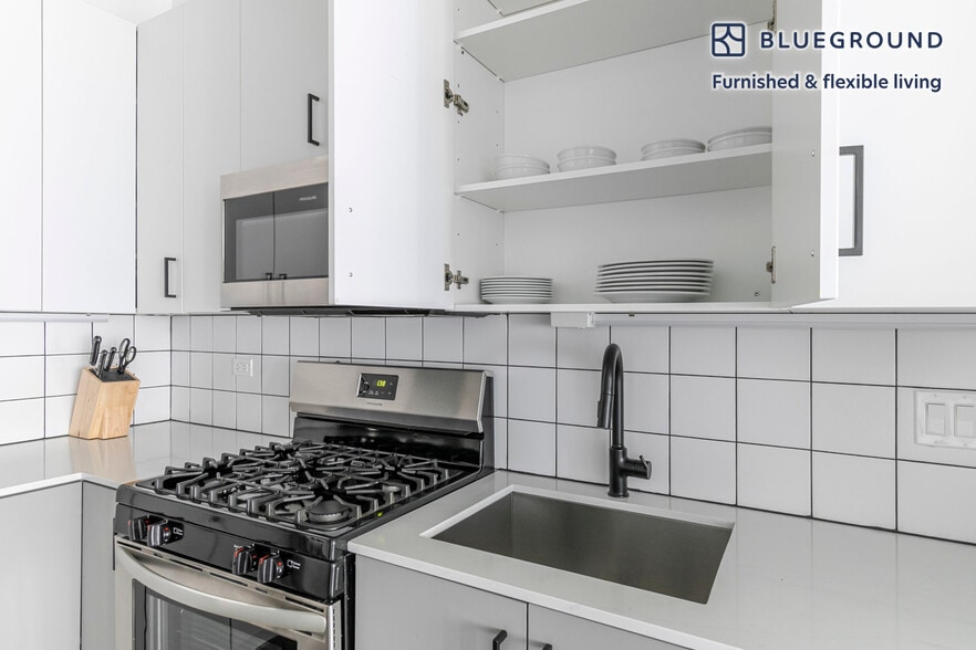 Building Photo - 61 W Erie St