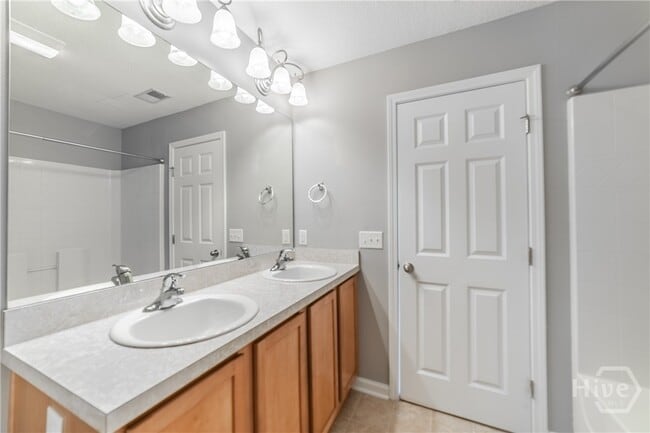 Building Photo - 580 Canyon Oak Loop