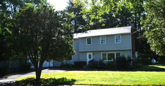 Primary Photo - 7 Erics Ln