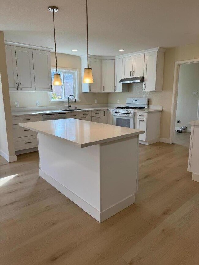 Building Photo - 277 Kirk Ave