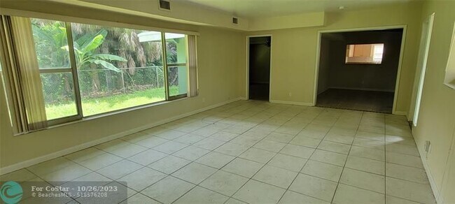 Building Photo - 3251 N Andrews Ave