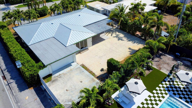 Building Photo - 187 Duke Dr
