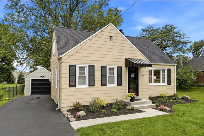 Building Photo - Furnished 3-Bedroom Single-Family Home in Lancaster
