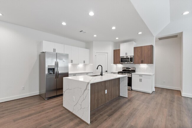 Building Photo - 2757 Sunny Briar Dr