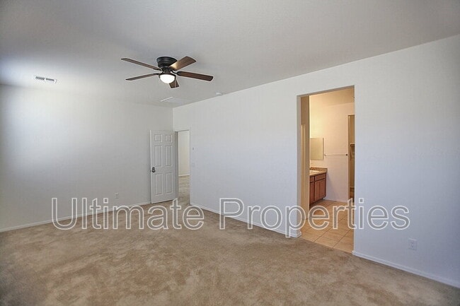 Building Photo - 11538 W Redfield Rd