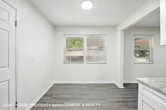 Building Photo - Fully Renovated 3 Bed/1 Bath Home with Att...