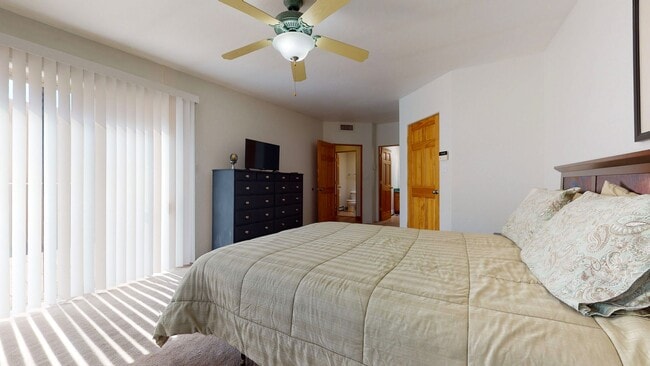 Building Photo - 218 Cynthia Loop NW