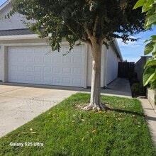 Building Photo - 421 N Walnut Ave