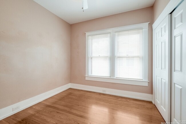 Building Photo - 638 Cedar St