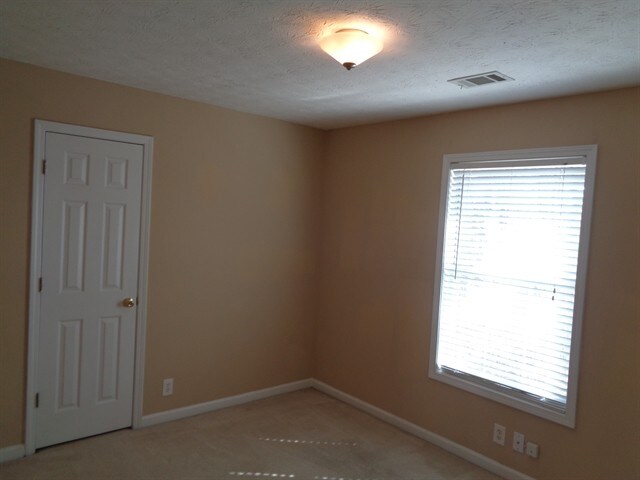 Building Photo - 140 Saddle Bridge Dr