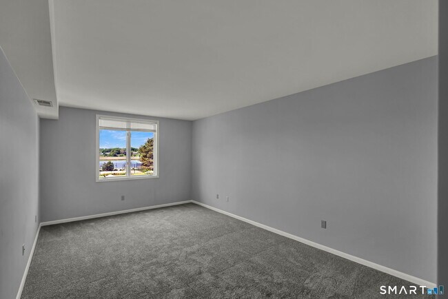Building Photo - 1128 Windward Rd