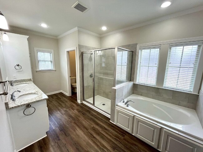 Building Photo - Available now FOR RENT in Dothan, AL!!