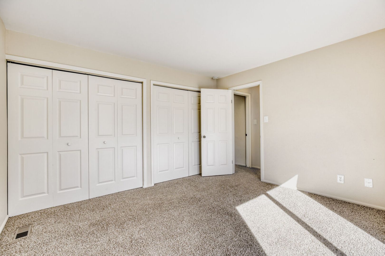 Building Photo - 8466 Everett Way