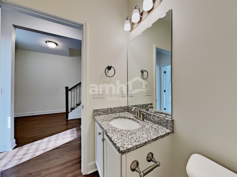 Building Photo - 5225 Lake Maxwell Dr