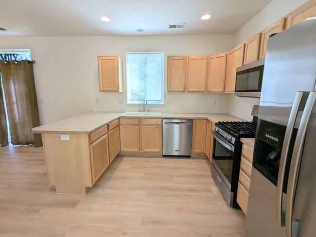 Building Photo - Comfort Meets Convenience in this Dog-Frie...