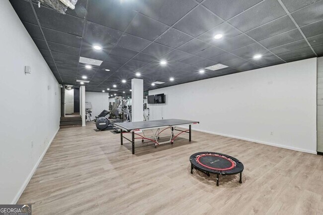 Building Photo - 3645 Peachtree Rd NE