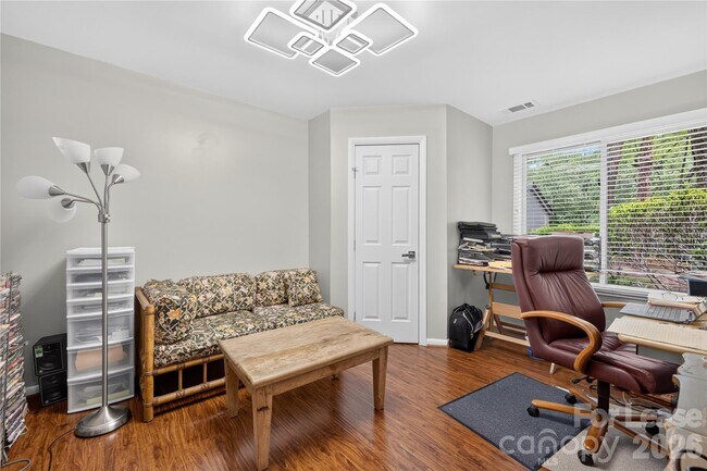 Building Photo - 185 Riverview Terrace