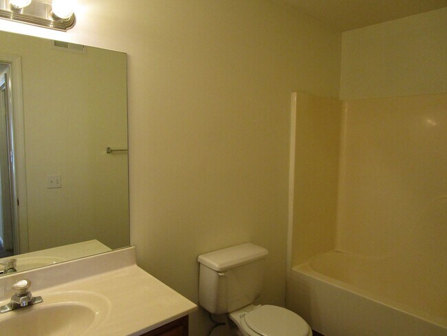 Building Photo - 5001-5003 Betty Jean Way