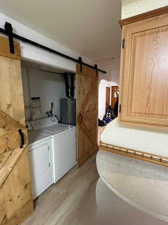 Building Photo - 2241 Fairmont Pky