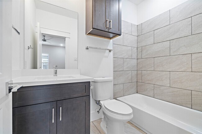 Building Photo - 1161 W 24th St