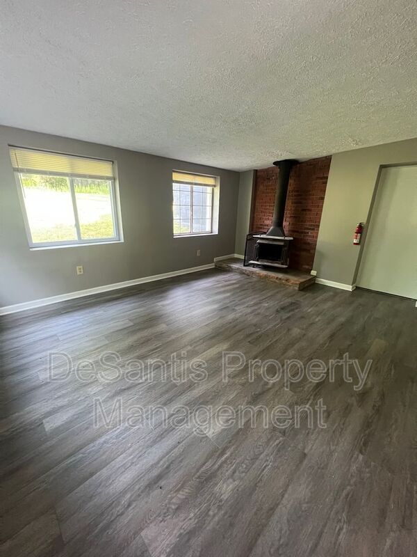 Building Photo - 20825 Rte 19