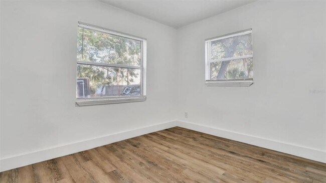 Building Photo - 1501 5th St S
