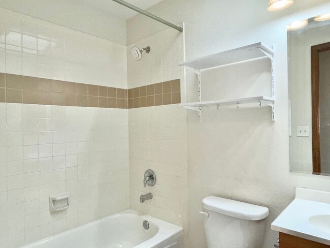 Building Photo - Fantastic Multi-Level Single Family Home i...