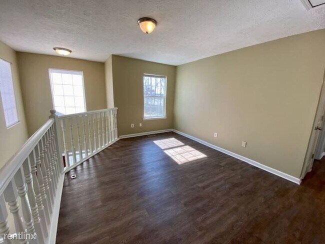Building Photo - 3 br, 2.5 bath House - 6364 Titania Drive
