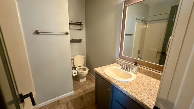 Building Photo - 3505 Godfrey Dr