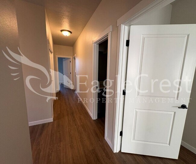 Building Photo - Herbert PL